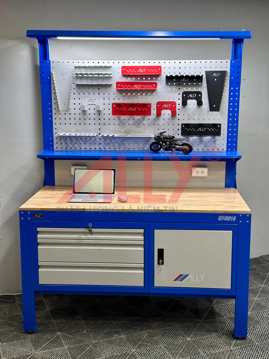 7 Phụ Kiện Cần Có Trên Một Bàn Thao Tác Chuyên Nghiệp