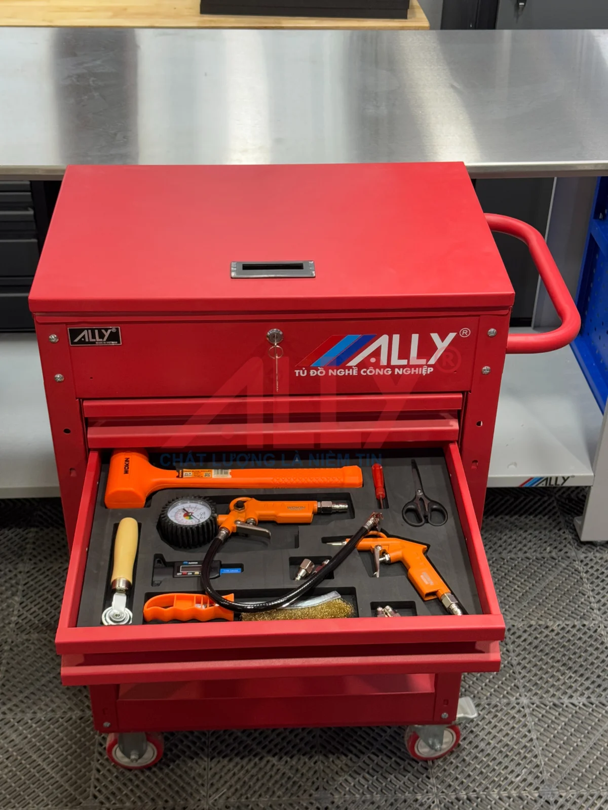 7 Lý Do Garage Nên Đầu Tư Tủ Đồ Nghề Chuyên Nghiệp