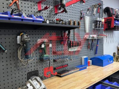 4 Tiêu Chí Chọn Bàn Thao Tác Cơ Khí Phù Hợp Cho Xưởng Cơ Khí