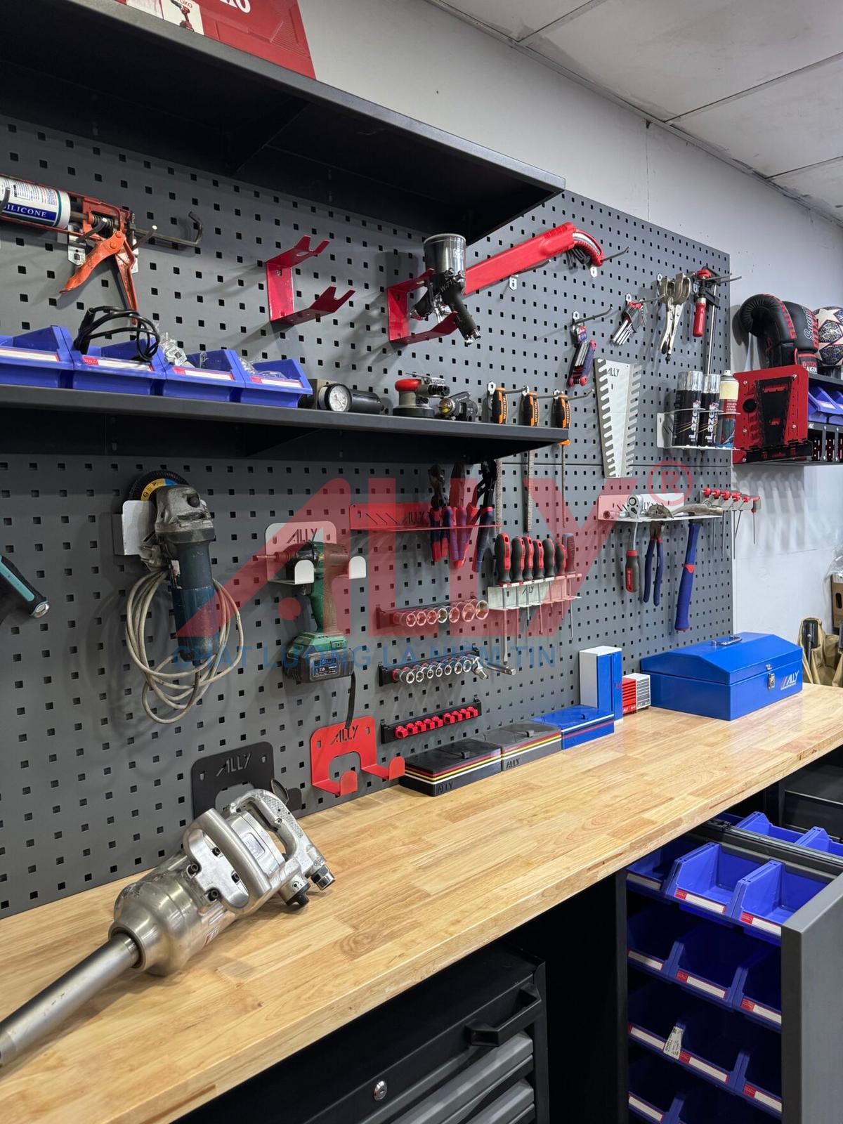 4 Tiêu Chí Chọn Bàn Thao Tác Cơ Khí Phù Hợp Cho Xưởng Cơ Khí