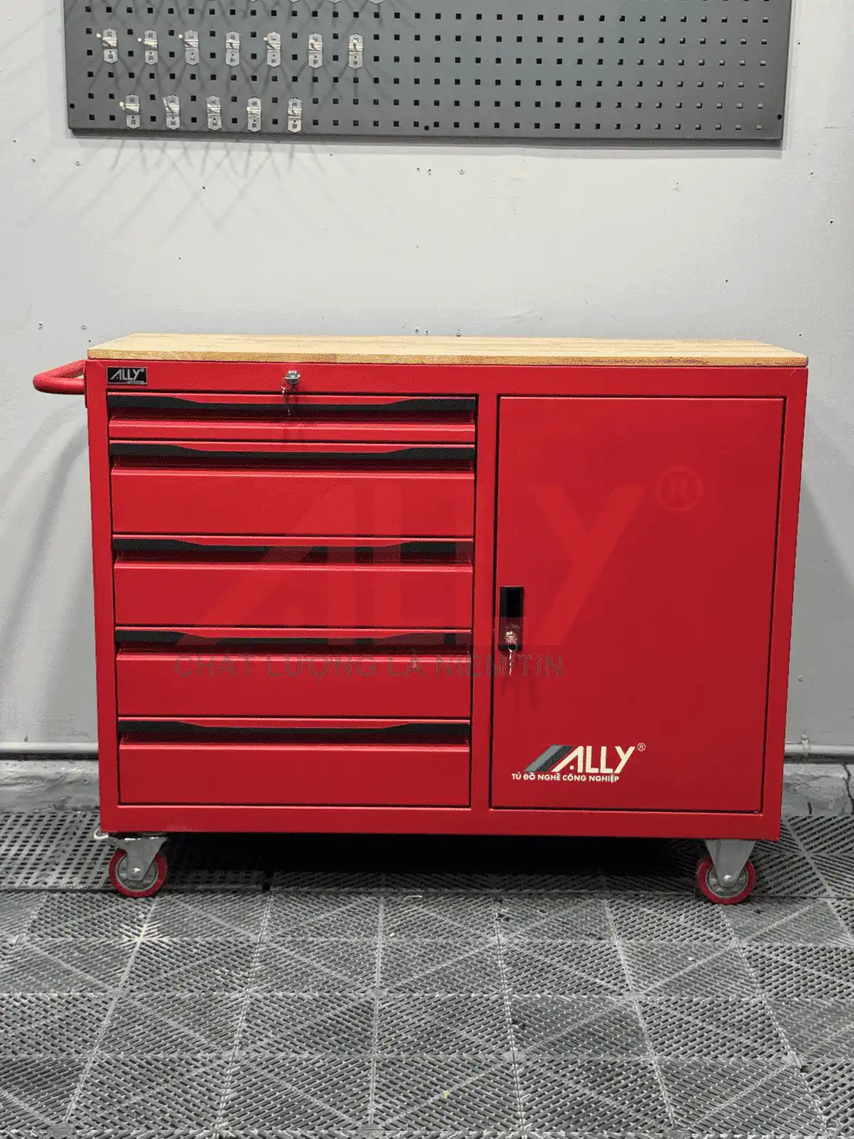 6 Tính Năng Cần Thiết Của Một Tủ Đồ Nghề Hiện Đại