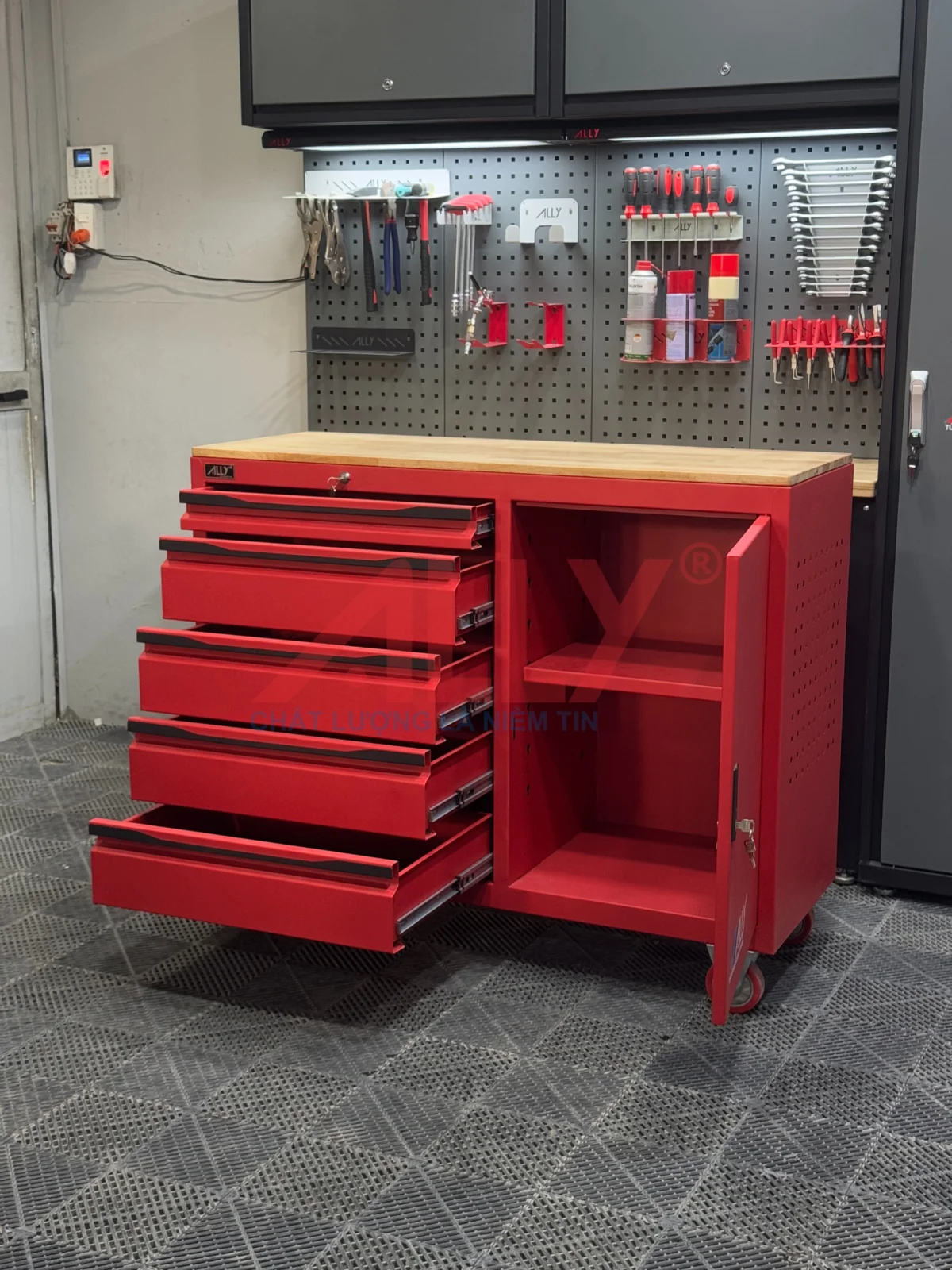7 Lý Do Garage Nên Đầu Tư Tủ Đồ Nghề Chuyên Nghiệp