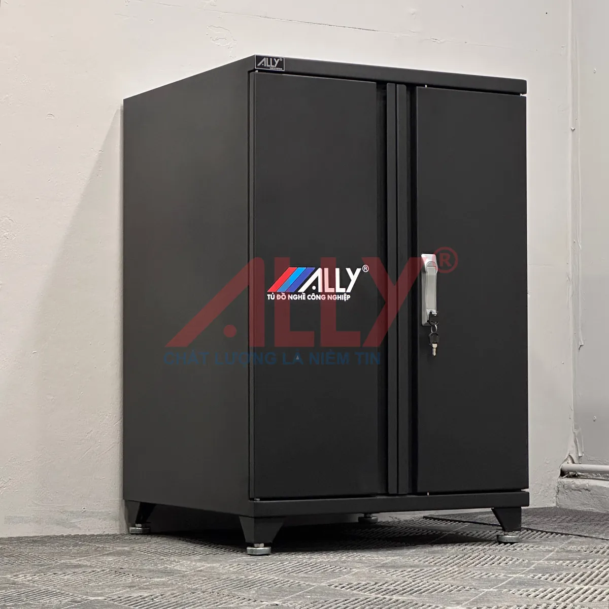 5 Lý Do Nên Đầu Tư Tủ Đồ Nghề Có Khóa Bảo Mật