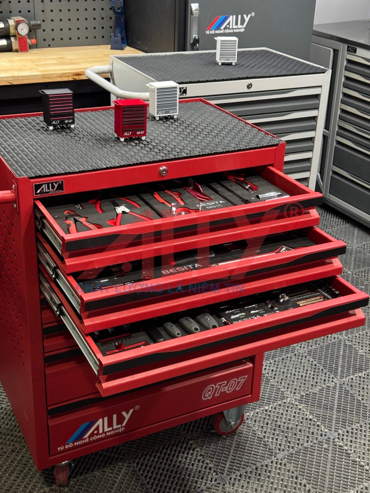 6 Lý Do Xưởng Cơ Khí Nên Sử Dụng Tủ Đồ Nghề Công Nghiệp